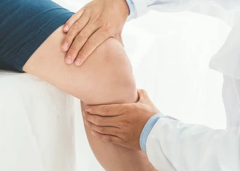 تعويض مفصل الركبة الكلي: دليلك الكامل للتأهيل
